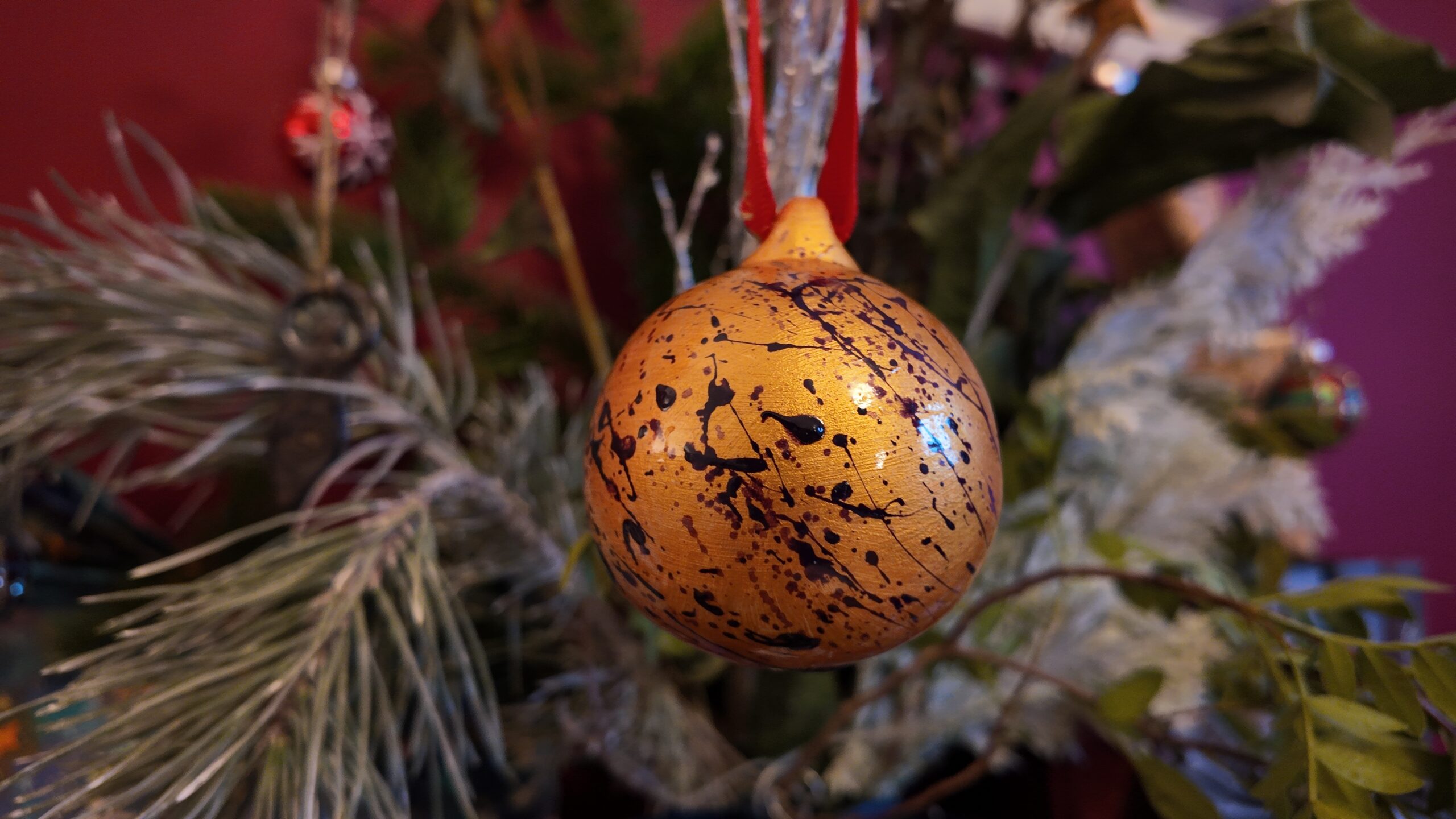 Hand-painted Christmas Bauble Gold/Purple
